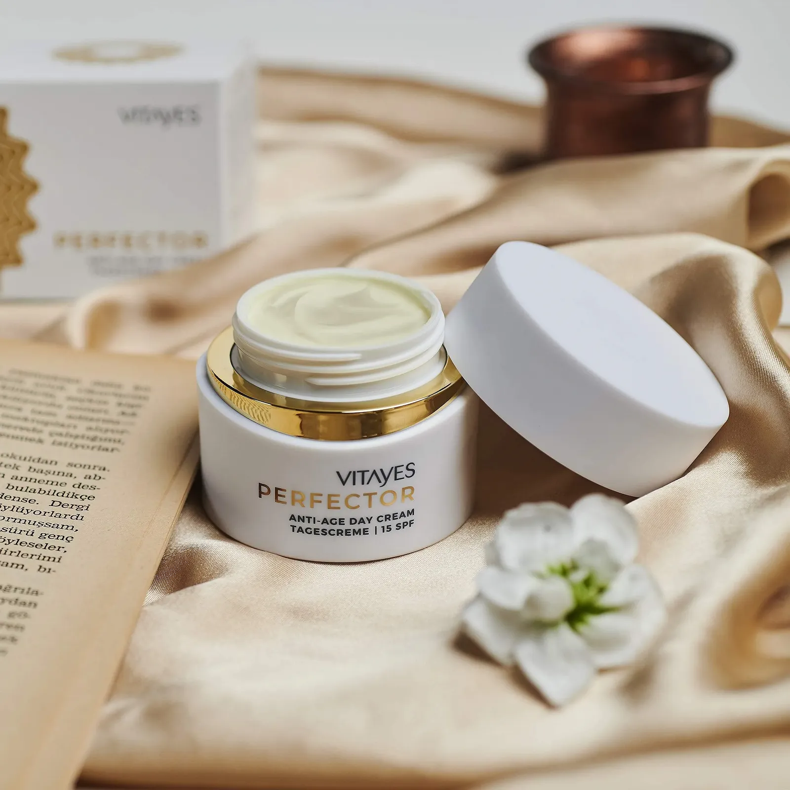 Денний крем Vitayes Perfector 24-годинне зволоження з пептидами та SPF 15, фото №4 Денний крем Vitayes Perfector 24-годинне зволоження з пептидами та SPF 15, фото №4