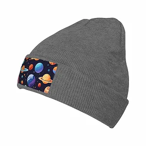 Тепла та затишна шапка з планетарним візерунком - Фото 1