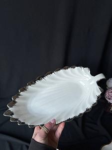 Сервіровочна тарілочка Листочок 1 шт synthetic.ua - Фото 1