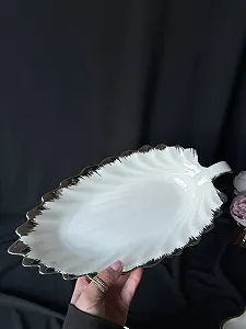 Сервіровочна тарілочка Листочок 1 шт synthetic.ua - Фото 1