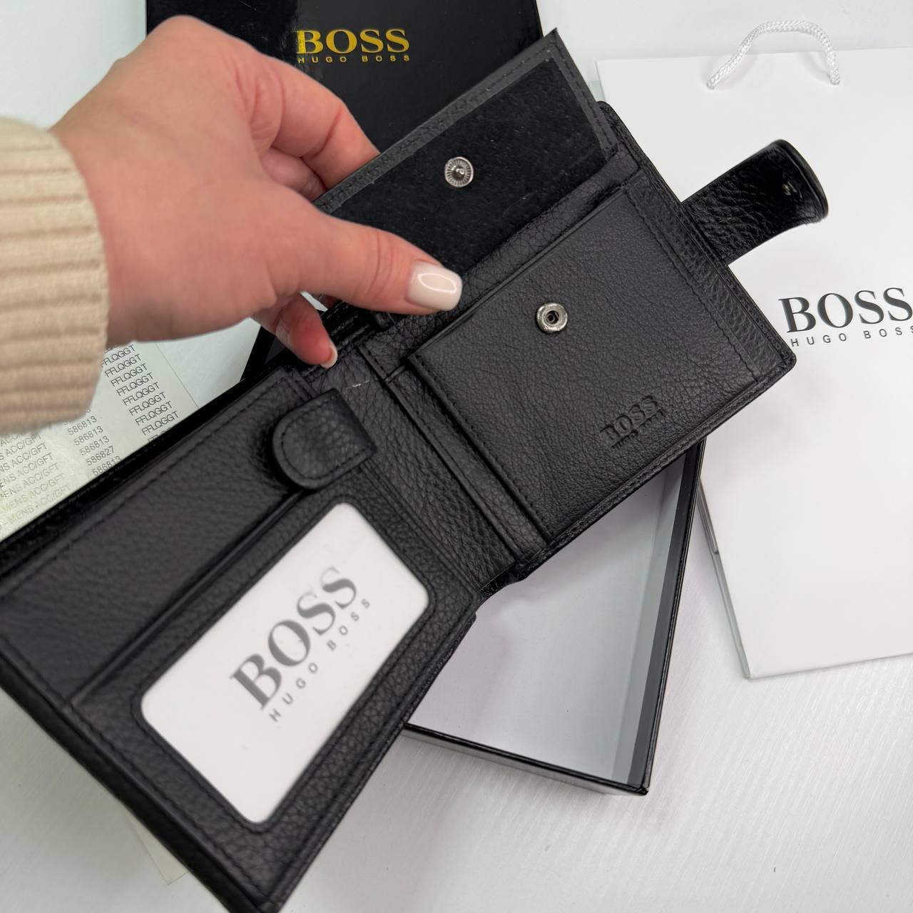 Чоловічий шкіряний гаманець на кнопці Boss, фото №4 Чоловічий шкіряний гаманець на кнопці Boss, фото №4