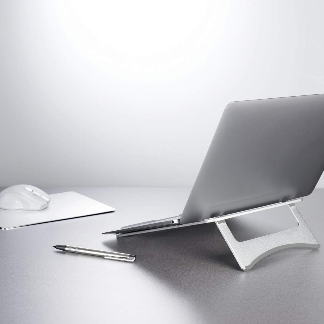 Подставка для ноутбука Hama Aluminium, серебристая, фото №2 Подставка для ноутбука Hama Aluminium, серебристая, фото №2