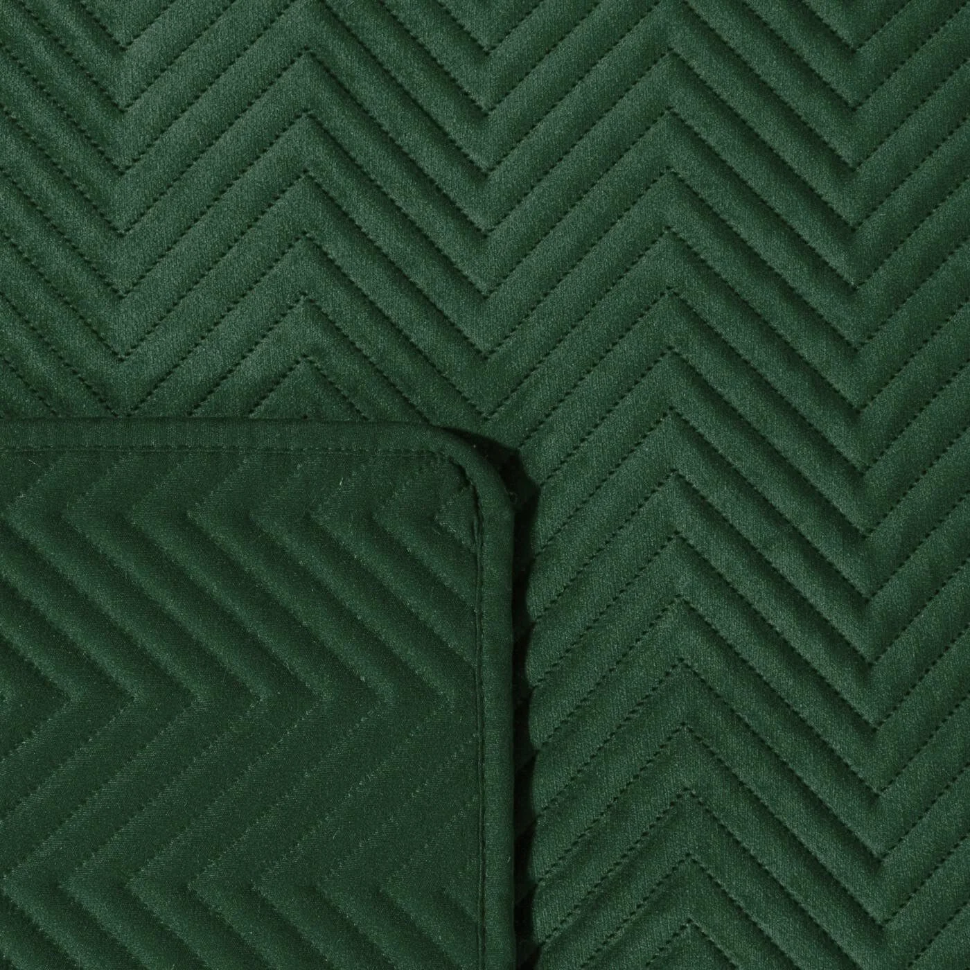 Покрывало стеганое двухстороннее Design91 Бархат & Микрофибра Для кровати и дивана Sofia, темно-зеленый, 170 x 210 см, фото №3 Покрывало стеганое двухстороннее Design91 Бархат & Микрофибра Для кровати и дивана Sofia, темно-зеленый, 170 x 210 см, фото №3