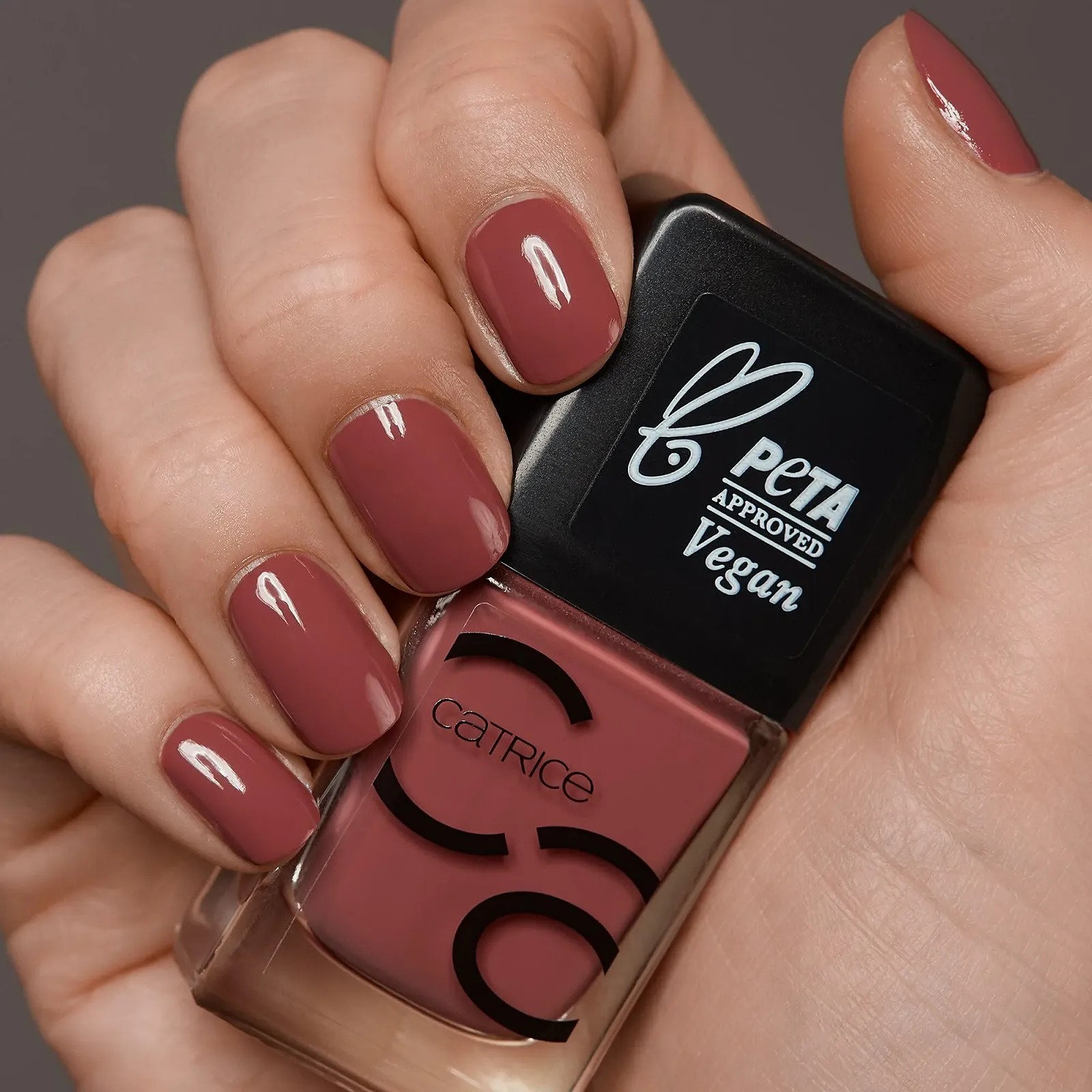 Гель-лак Catrice ICONAILS Gel Lacquer No. 10 Rosywood Hills Красный (10.5 мл), фото №4 Гель-лак Catrice ICONAILS Gel Lacquer No. 10 Rosywood Hills Красный (10.5 мл), фото №4