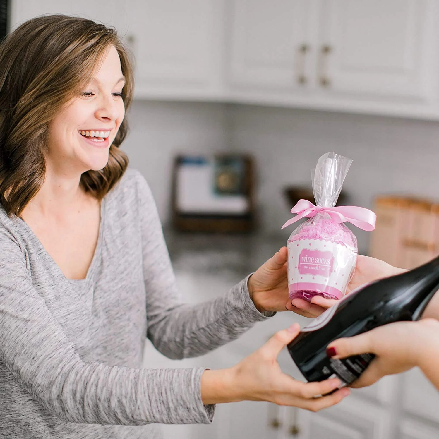 Пухнасті шкарпетки Wine / Gin з кумедним текстом, один розмір, фото №2 Пухнасті шкарпетки Wine / Gin з кумедним текстом, один розмір, фото №2