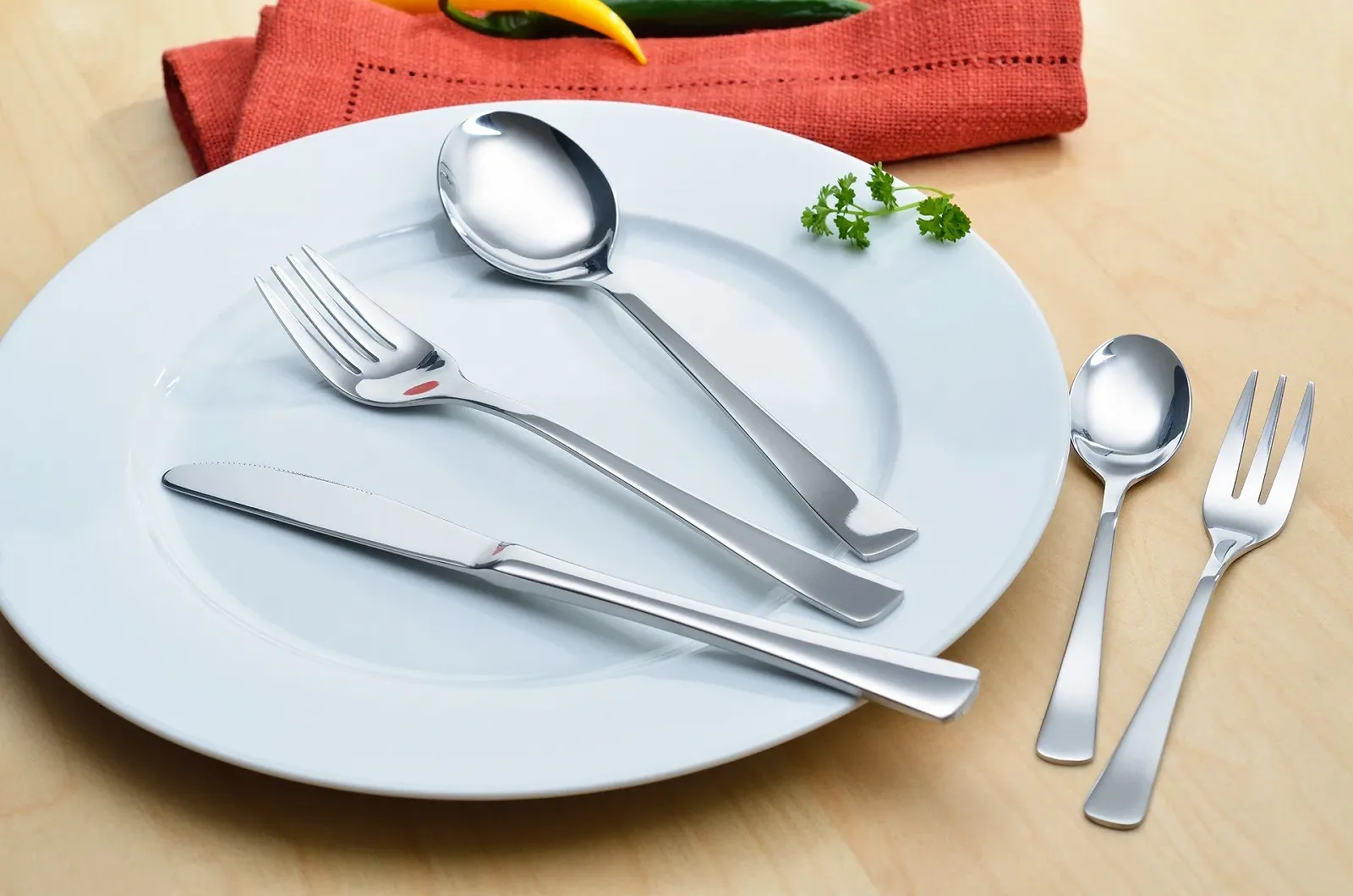 Набір столових приборів GRAEWE для 6 осіб, нержавіюча сталь, без нікелю, ручна поліровка, можна мити в посудомийній машині, фото №4 Набір столових приборів GRAEWE для 6 осіб, нержавіюча сталь, без нікелю, ручна поліровка, можна мити в посудомийній машині, фото №4