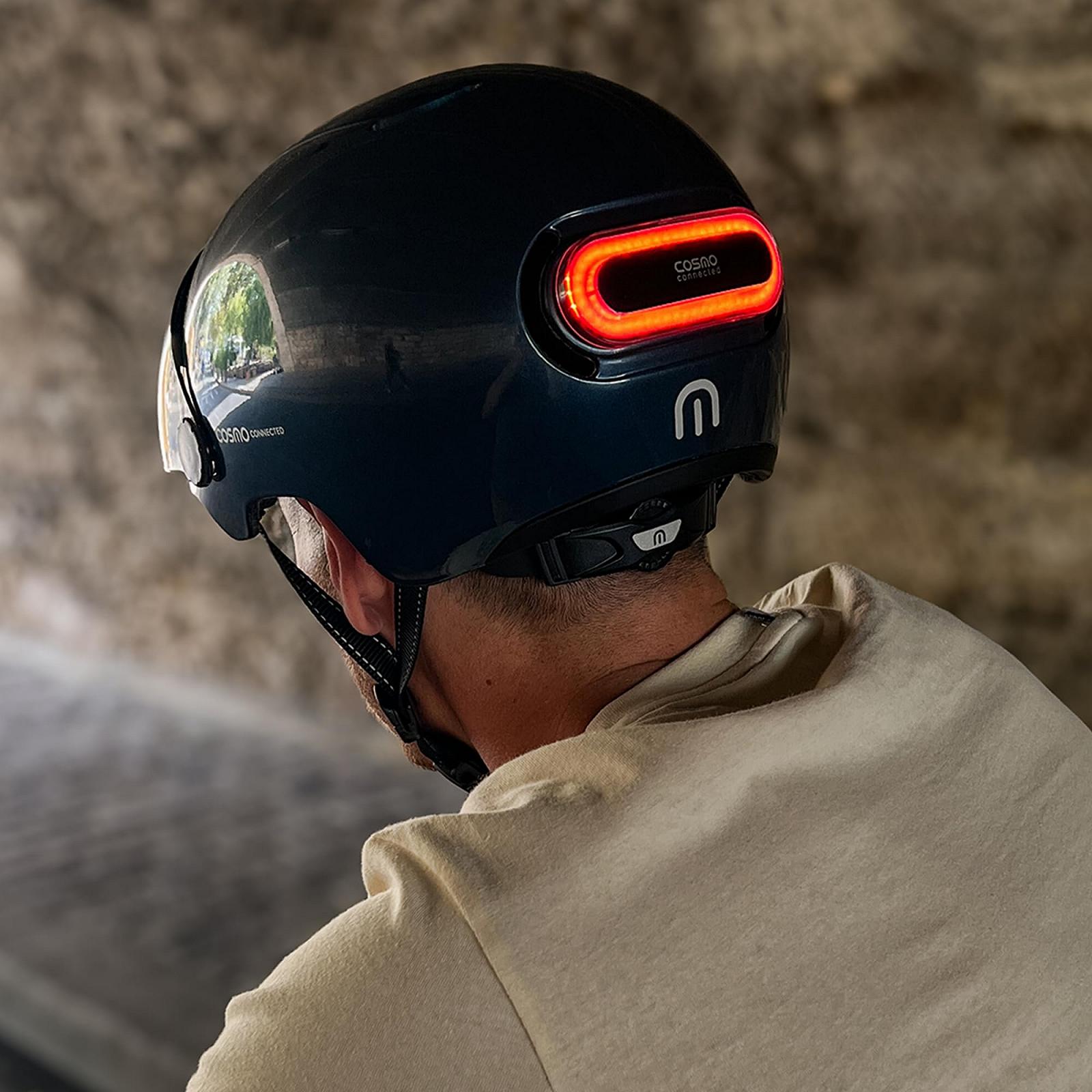 Шлем Cosmo Connected Fusion Smart Bike и Scooter с козырьком, размер для взрослых - указатель поворота, автоматический стоп-сигнал, раздельная поездка, обнаружение падения, фото №6