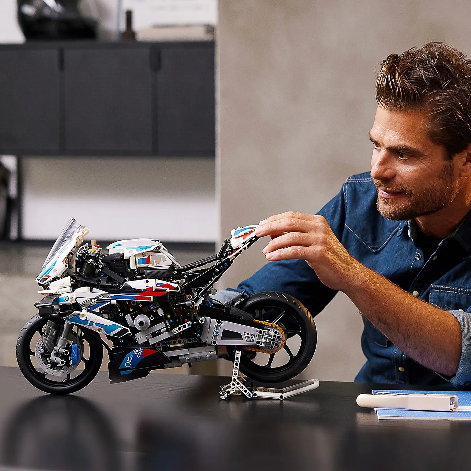 Конструктор LEGO Technic BMW M 1000 RR 42130, фото №7