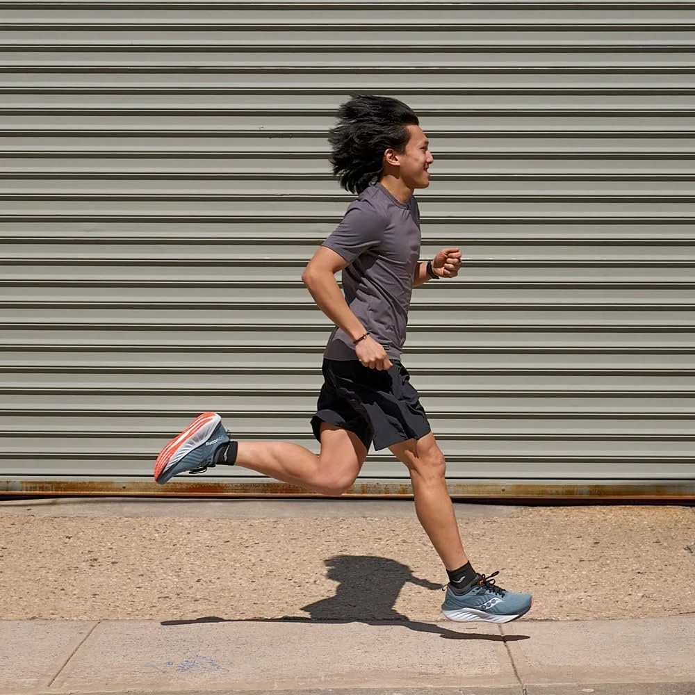 Чоловічі Кросівки Saucony Triumph 22, фото №2 Чоловічі Кросівки Saucony Triumph 22, фото №2