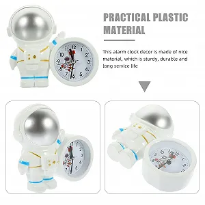 Часы Настольные VICASKY Космонавт Декор цена на synthetic.ua - Фото 1 Часы Настольные VICASKY Космонавт Декор synthetic.ua - Фото 1