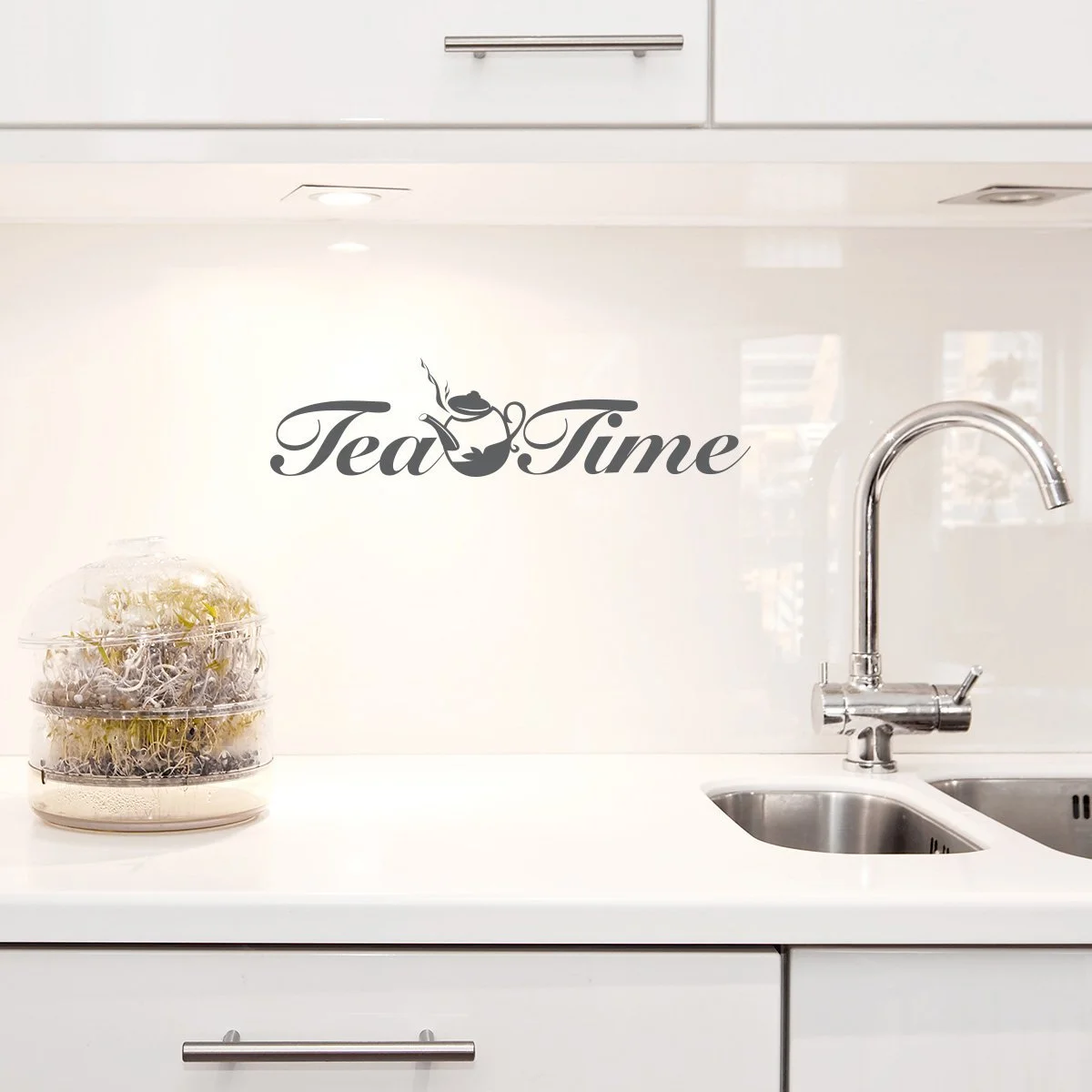 Наклейка на стену Wandkings Tea Time с чайником Серая, фото №2 Наклейка на стену Wandkings Tea Time с чайником Серая, фото №2