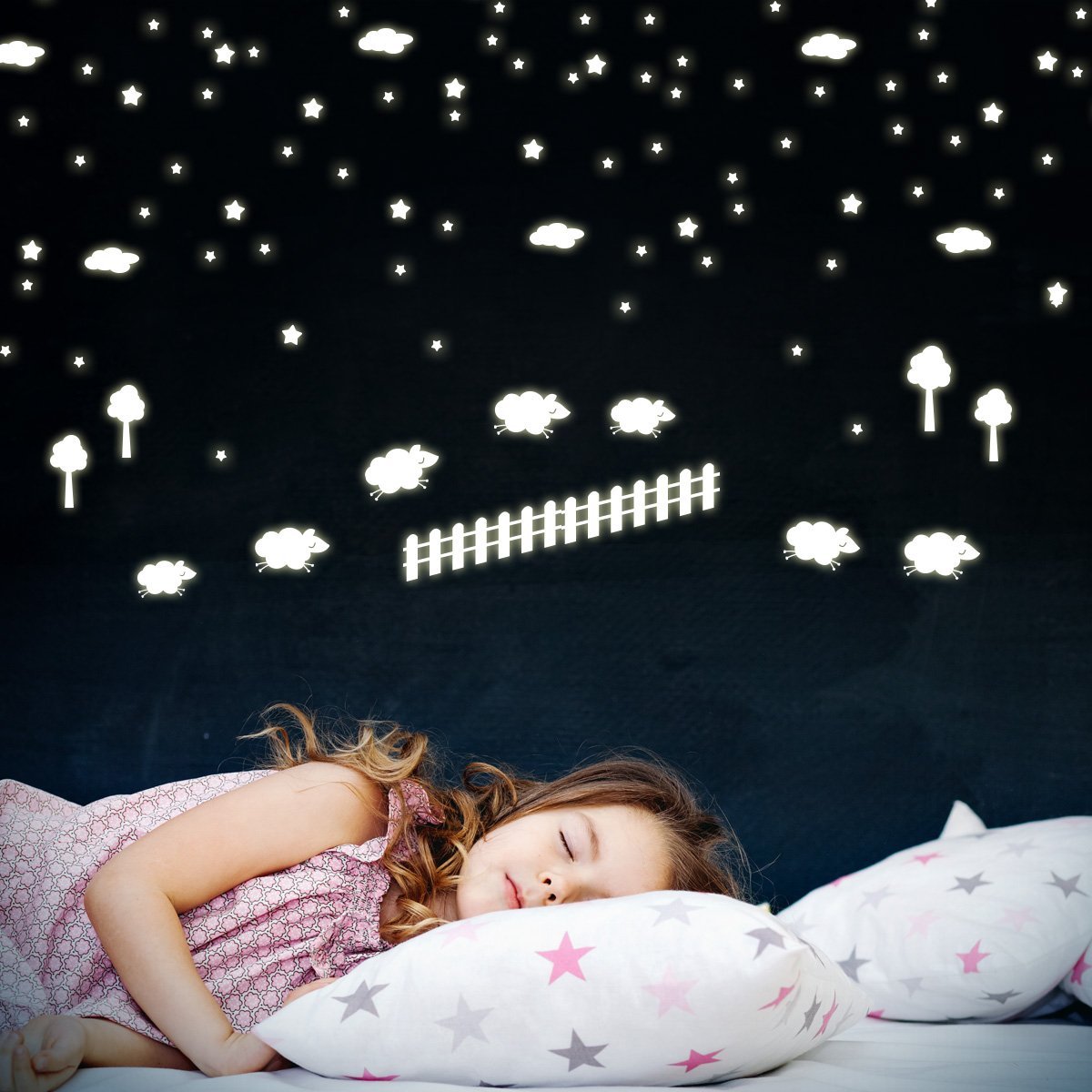 Настінна наклейка Goodnight Sheep Рахування овечок 144 штуки Світяться в темряві, фото №1 Настінна наклейка Goodnight Sheep Рахування овечок 144 штуки Світяться в темряві, фото №1