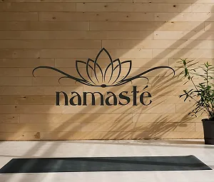 Настінна наклейка Tk51 Yoga Quote Lotus Flower Namaste 80 x 32 см темно-червона synthetic.ua - Фото 1