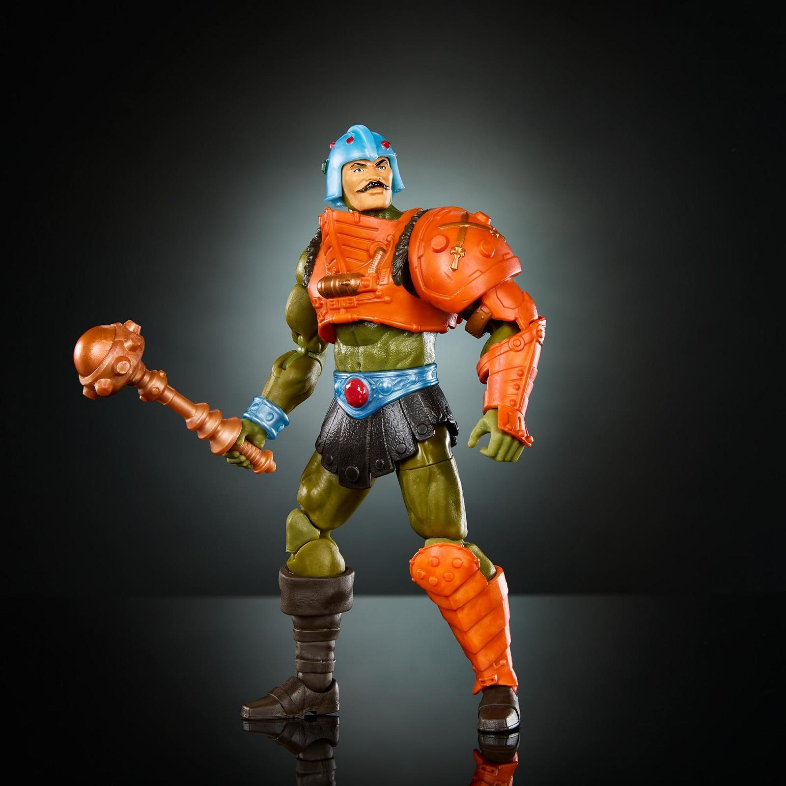 Екшн-фігурка Masters of the Universe Masterverse New Eternia Man-At-Arms, 30 рухомих зчленувань, змінна голова, руки та кийок, фото №3