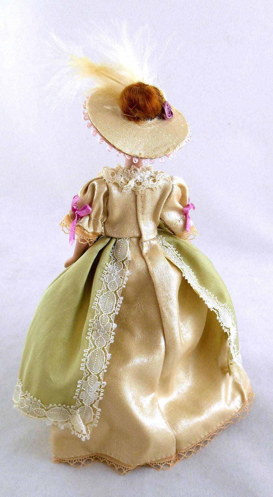 Миниатюрные куклы House People 1:12 Victorian Lady в бежевом платье, фото №2