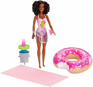 Кукла Barbie GHT21 и игровой набор с надувным пончиком, столиком и другим - Фото 1