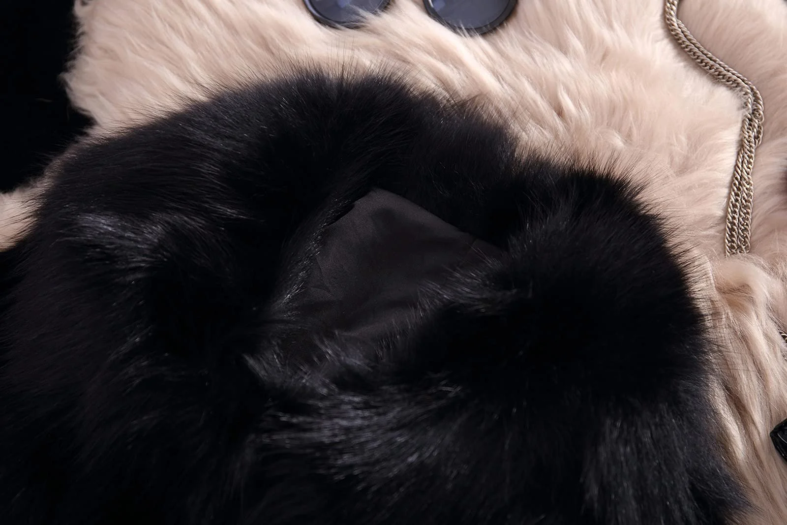 Пальто зі штучного хутра TRIGLICOLEUM, фото №4 Пальто зі штучного хутра TRIGLICOLEUM, фото №4