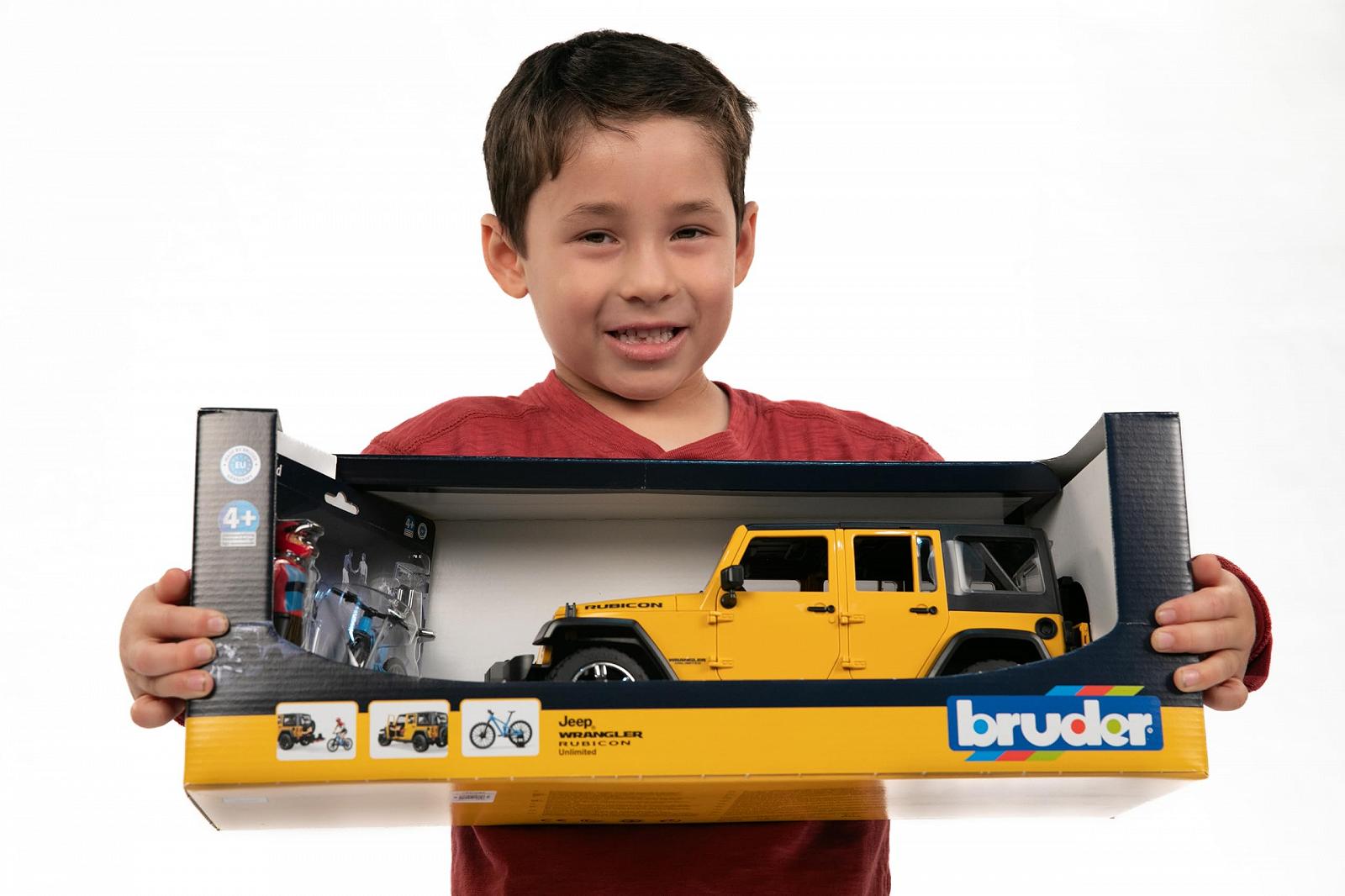 Внедорожник Bruder Jeep Wrangler Rubicon Unlimited с горным велосипедом и велосипедистом 1:16, фото №5 Внедорожник Bruder Jeep Wrangler Rubicon Unlimited с горным велосипедом и велосипедистом 1:16, фото №5