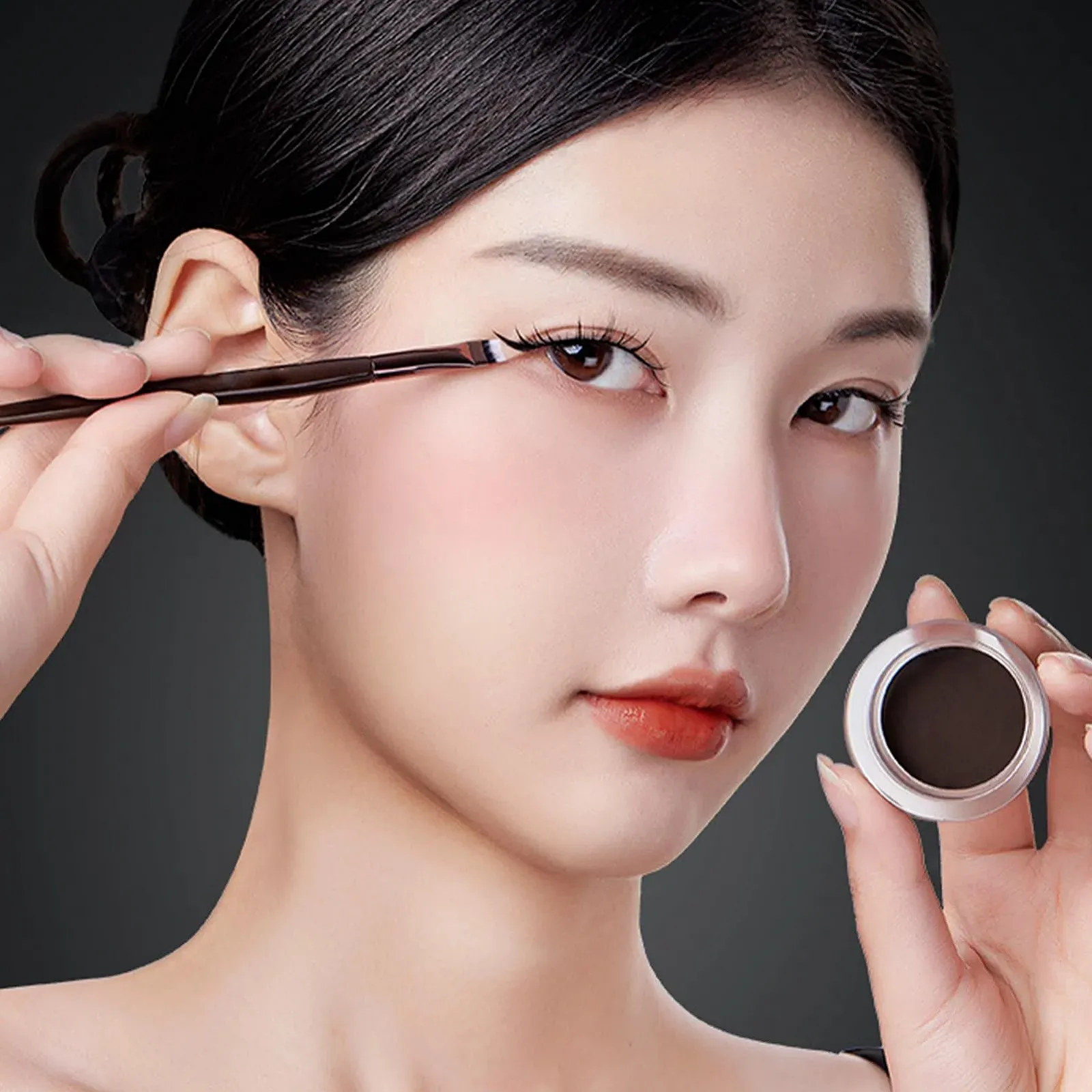 Гелева Підводка-пудра для брів Чорно-коричнева, фото №4