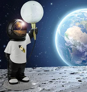 Настільна лампа BRUBAKER Астронавт USB-C Moon Lamp 46 см Gold White Black synthetic.ua - Фото 1