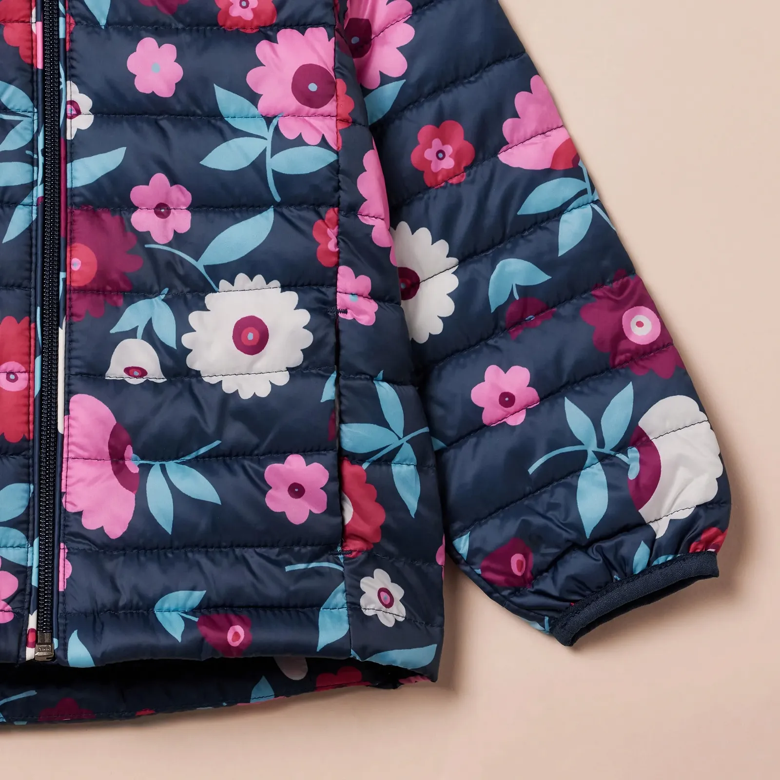 Легка куртка з капюшоном, що складається, Amazon Essentials для дівчат, з водовідштовхувальним покриттям, фото №4