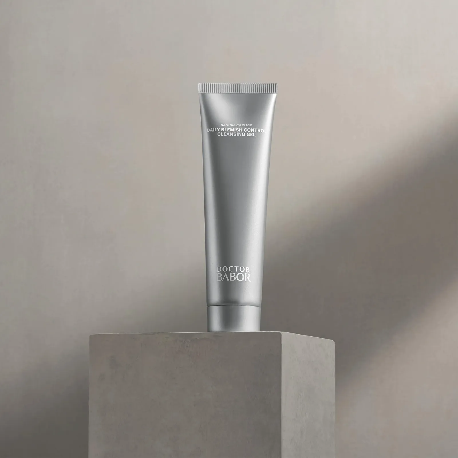 Гель для вмивання Doctor BABOR Daily Blemish Control, глибоке очищення проти недоліків, ніжний засіб для заспокоєння шкіри, з 0.5% саліциловою кислотою, веганський, 150 мл, фото №5