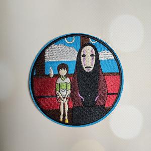 Нашивка патч Унесенные призраками Тихиро Огино и Безликий Бог Каонаси synthetic.ua - Фото 1