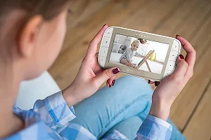Дитяча відеоняня з монітором 5'' Motorola VM50G Wi-Fi Біло-золотий synthetic.ua - Фото 1