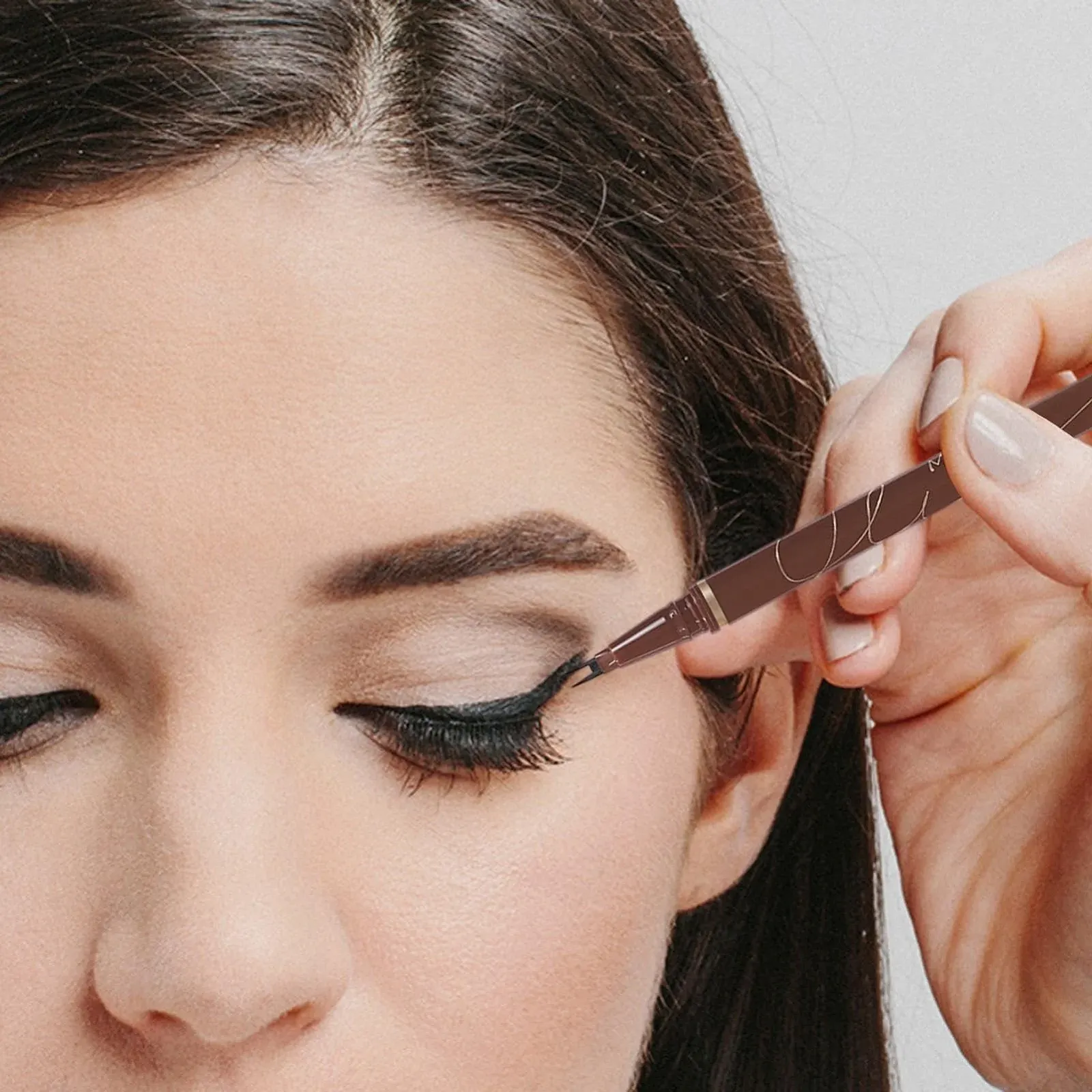 Подводка ZORQ с тонкими, гладкими линиями, фото №2