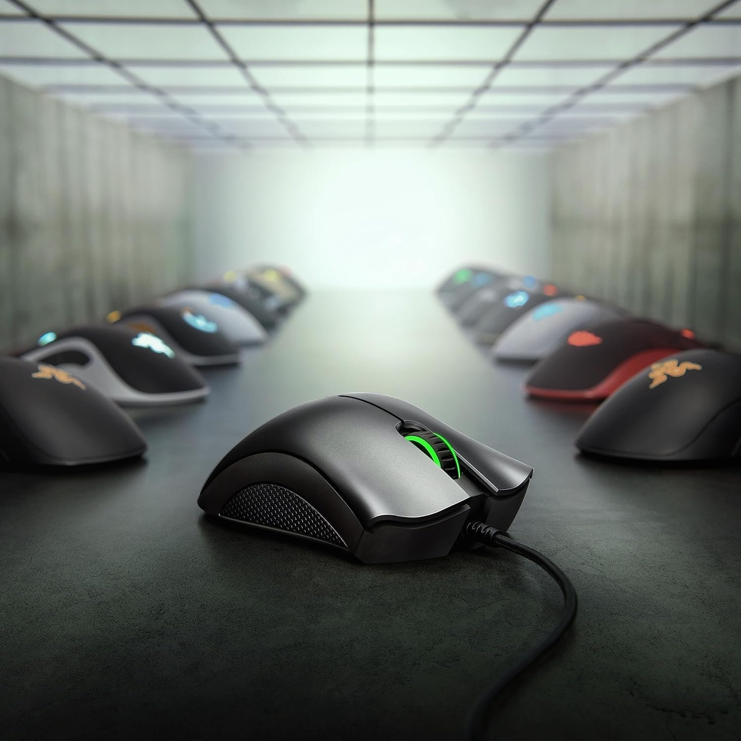 Мышь проводная игровая Razer DeathAdder Essential (2021) с оптическим сенсором 6400 DPI (5 программируемых кнопок, эргономичная форма), белая, фото №2