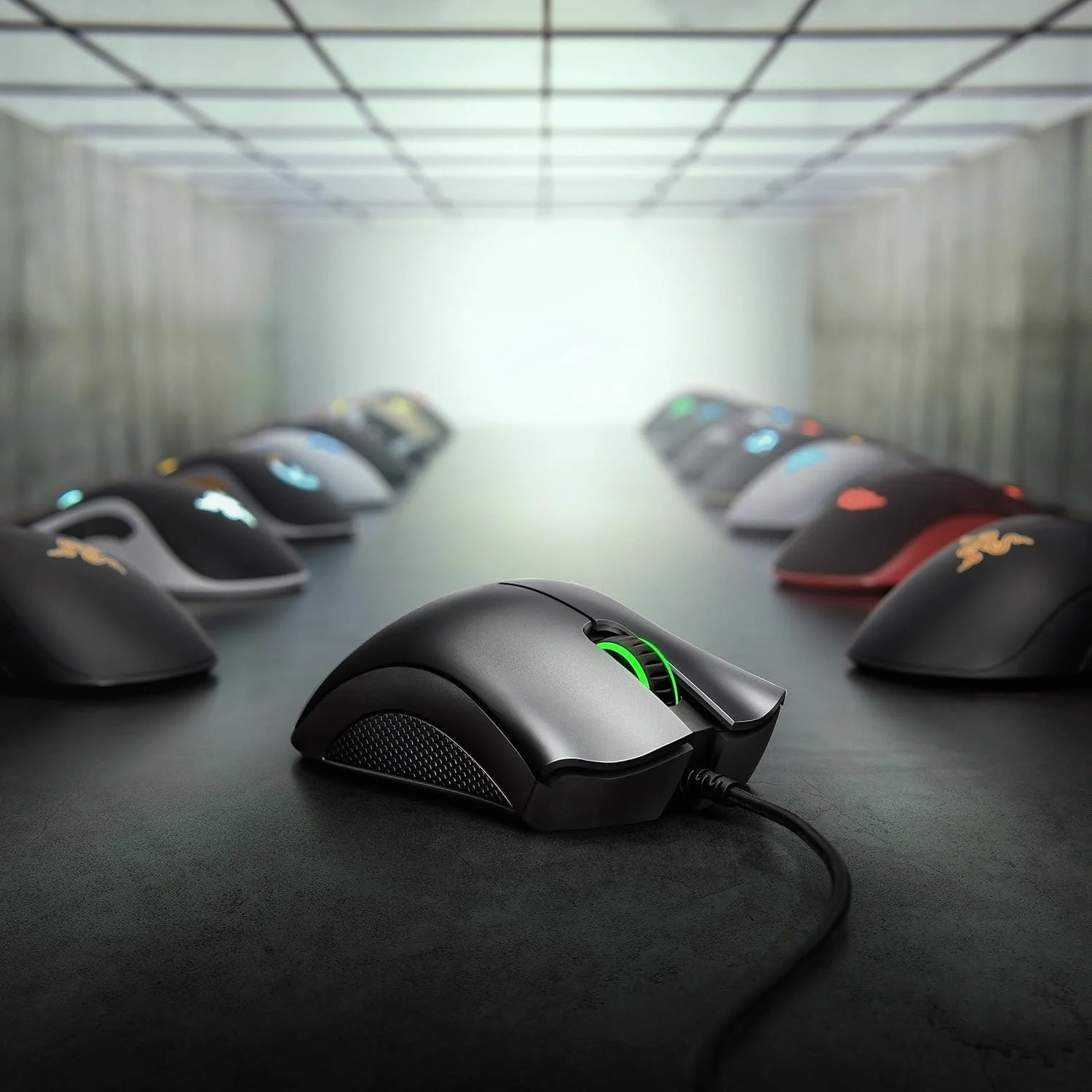 Мышь проводная игровая Razer DeathAdder Essential (2021) с оптическим сенсором 6400 DPI (5 программируемых кнопок, эргономичная форма), белая, фото №2