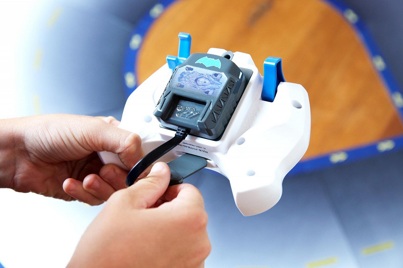 Набор Mattel Hot Wheels FFY79 Ai Batmobile car and controller, фото №8 Набор Mattel Hot Wheels FFY79 Ai Batmobile car and controller, фото №8