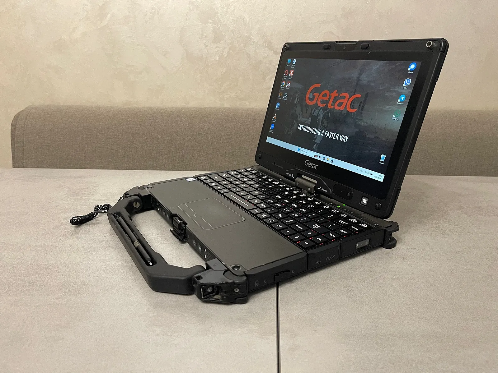 Захищений ноутбук-трансформер Getac V110 G3, 11.6", i5-6300U, 16GB, 128GB, Com-порт, фото №4