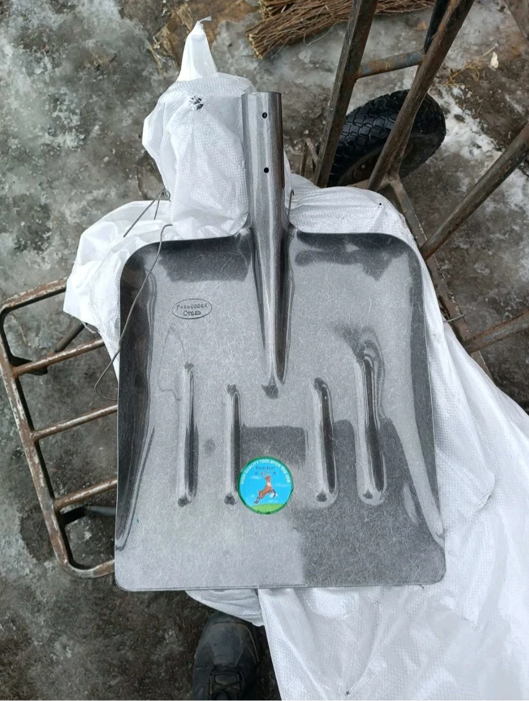 Лопата Снег Зерно из рельсовой стали синей полоской, фото №1