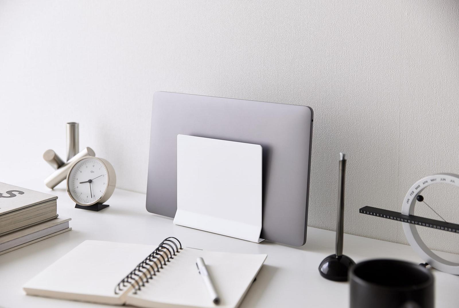 Подставка для ноутбука Yamazaki Tower Slim 16 x 5.7 x 15.2 см, белая, фото №2 Подставка для ноутбука Yamazaki Tower Slim 16 x 5.7 x 15.2 см, белая, фото №2