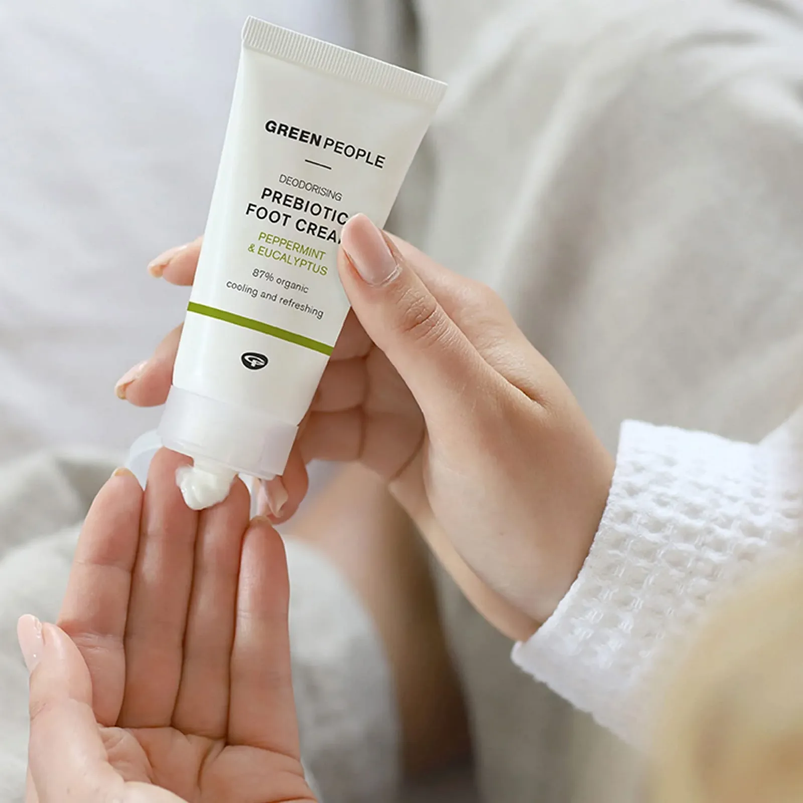 Дезодорирующий крем для ног Green People Prebiotic с пребиотиками и мятой 50 мл, фото №5