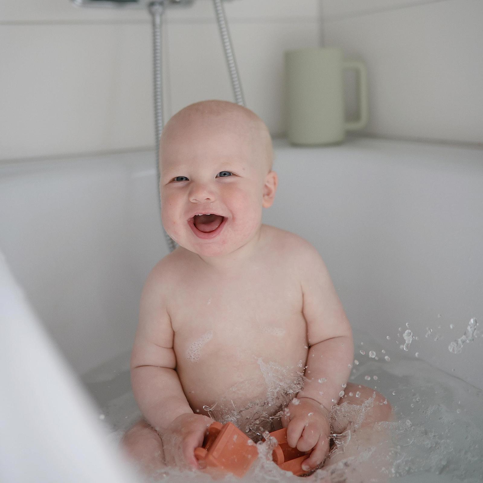 Іграшка для ванни Mushie Силіконові транспортні засоби, набір 4 шт (гелікоптер, автомобіль, вантажівка та екскаватор), фото №4