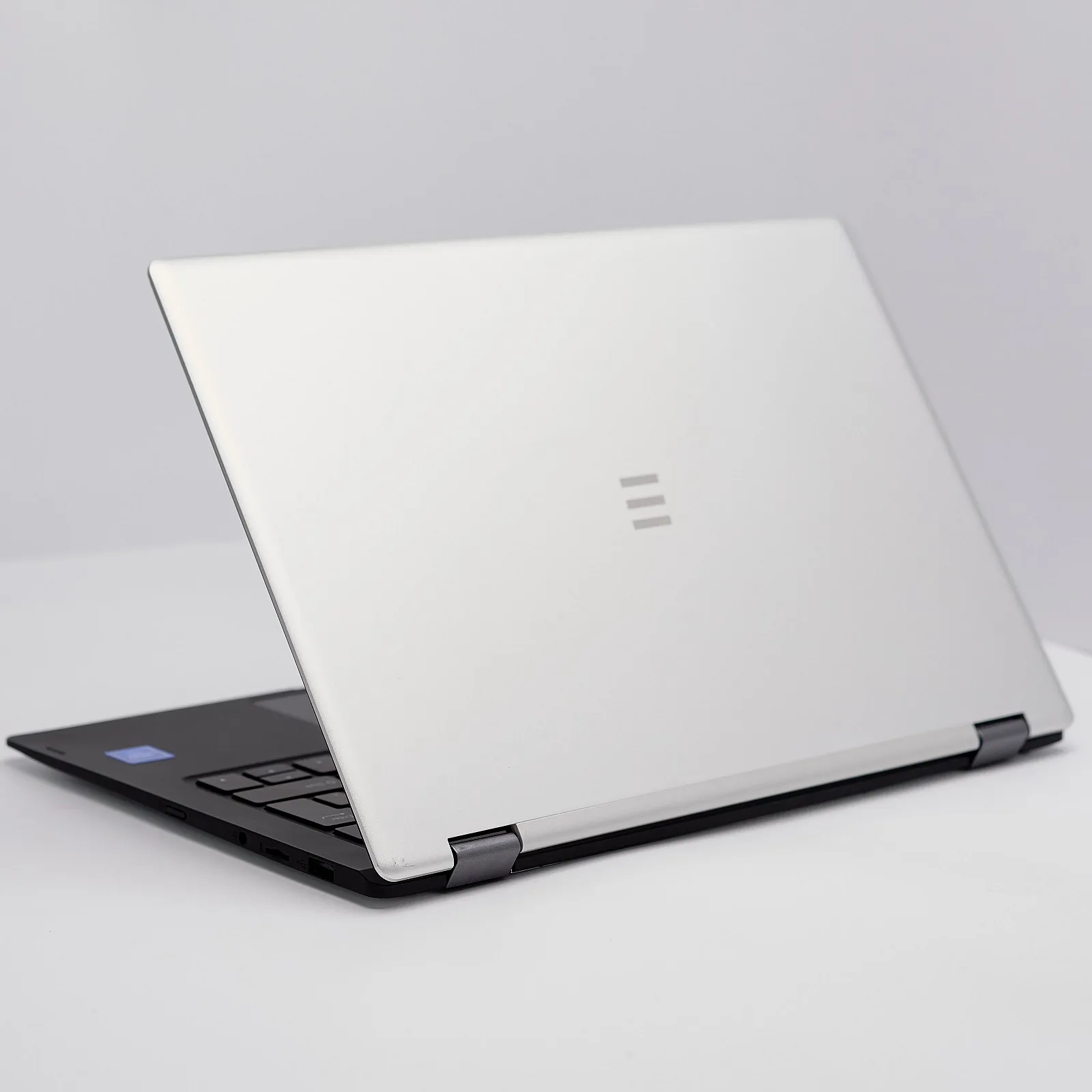 Ноутбук-планшет 11.6" Medion (Lenovo Group) Cepter NY 330-01 | Intel Celeron | RAM DDR4 4 ГБ | SSD 128 ГБ | Intel Graphics | Металевий корпус | Сенсорний екран | АКБ до 8 годин | Win10 (5113), фото №5 Ноутбук-планшет 11.6" Medion (Lenovo Group) Cepter NY 330-01 | Intel Celeron | RAM DDR4 4 ГБ | SSD 128 ГБ | Intel Graphics | Металевий корпус | Сенсорний екран | АКБ до 8 годин | Win10 (5113), фото №5