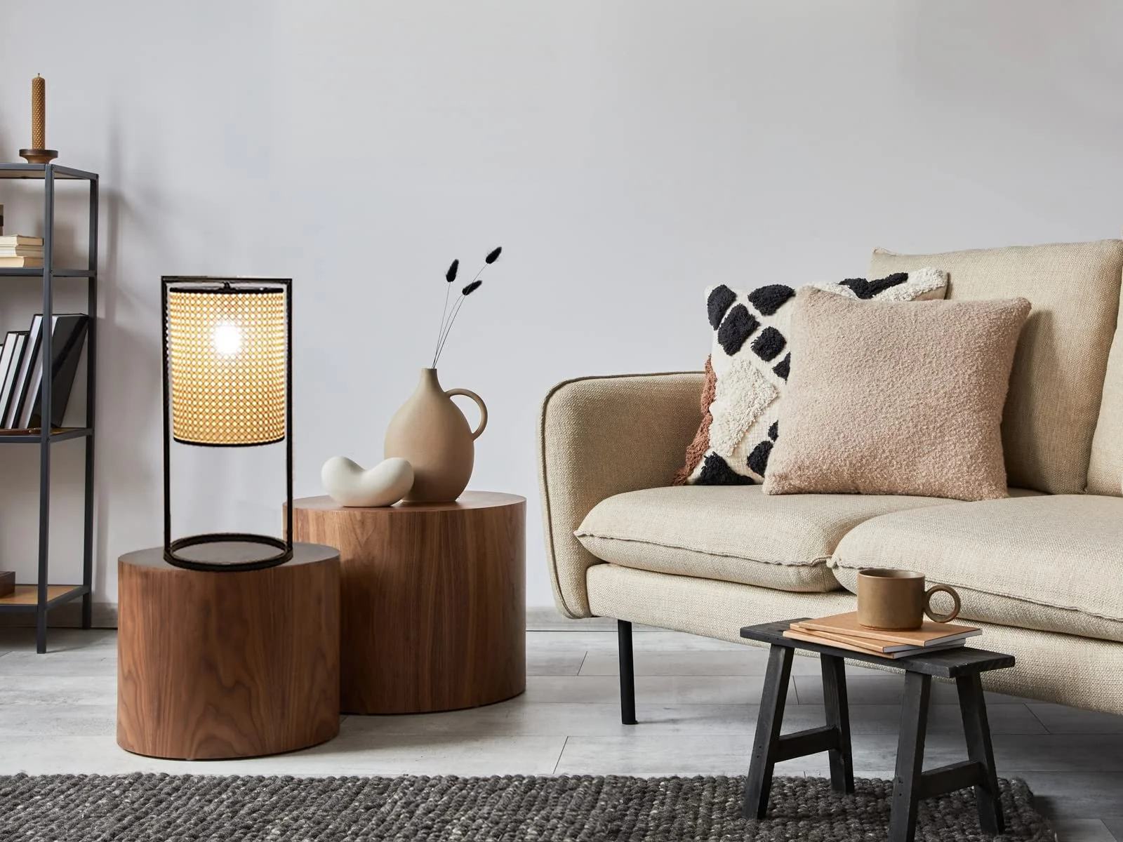 Світлодіодна настільна лампа 56 см з чорною рамою та абажуром під ротанг Чорний, фото №7