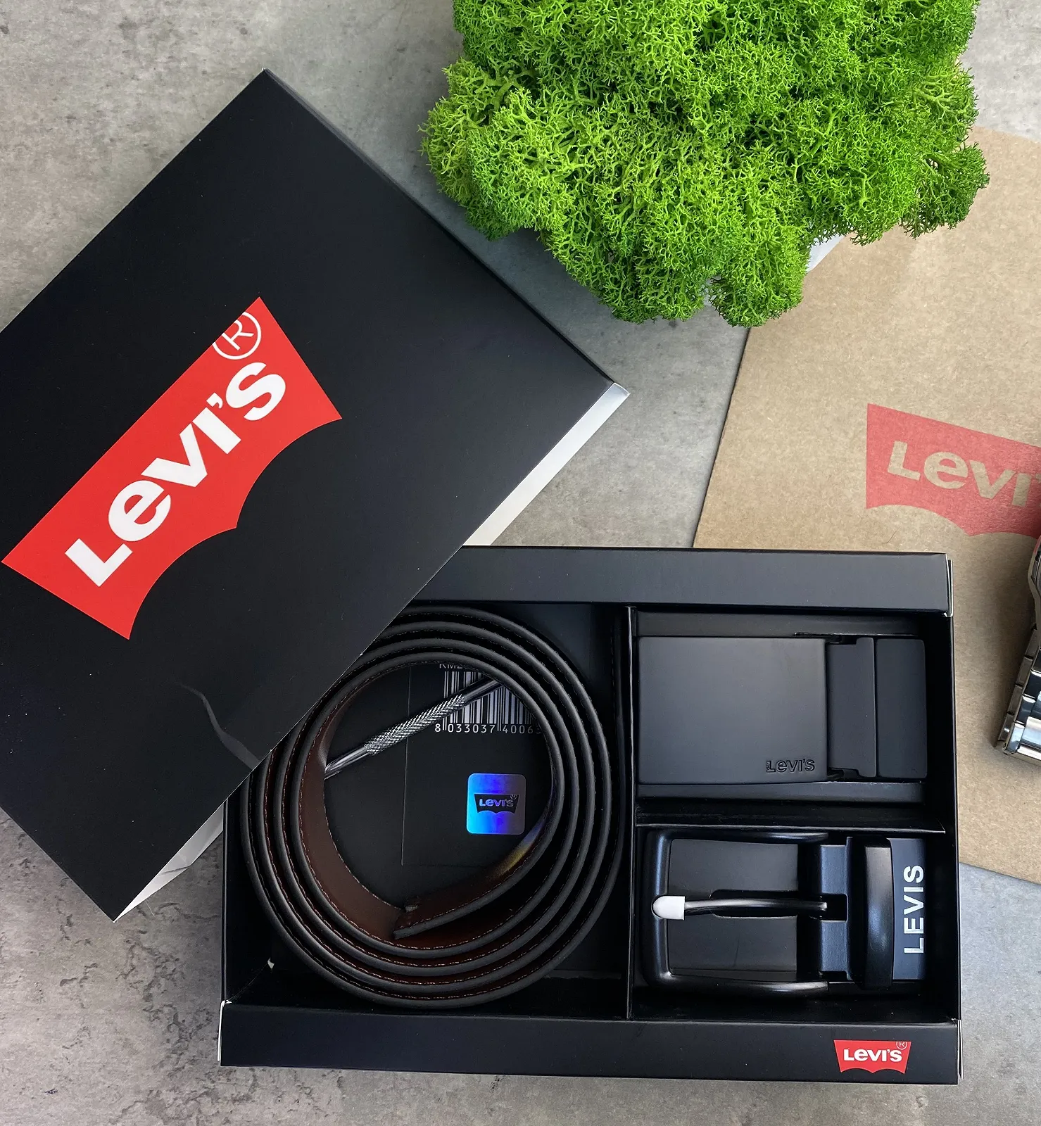 Ремень мужской кожаный брендовый с двумя пряжками в подарочной упаковке Levi's, фото №2 Ремень мужской кожаный брендовый с двумя пряжками в подарочной упаковке Levi's, фото №2