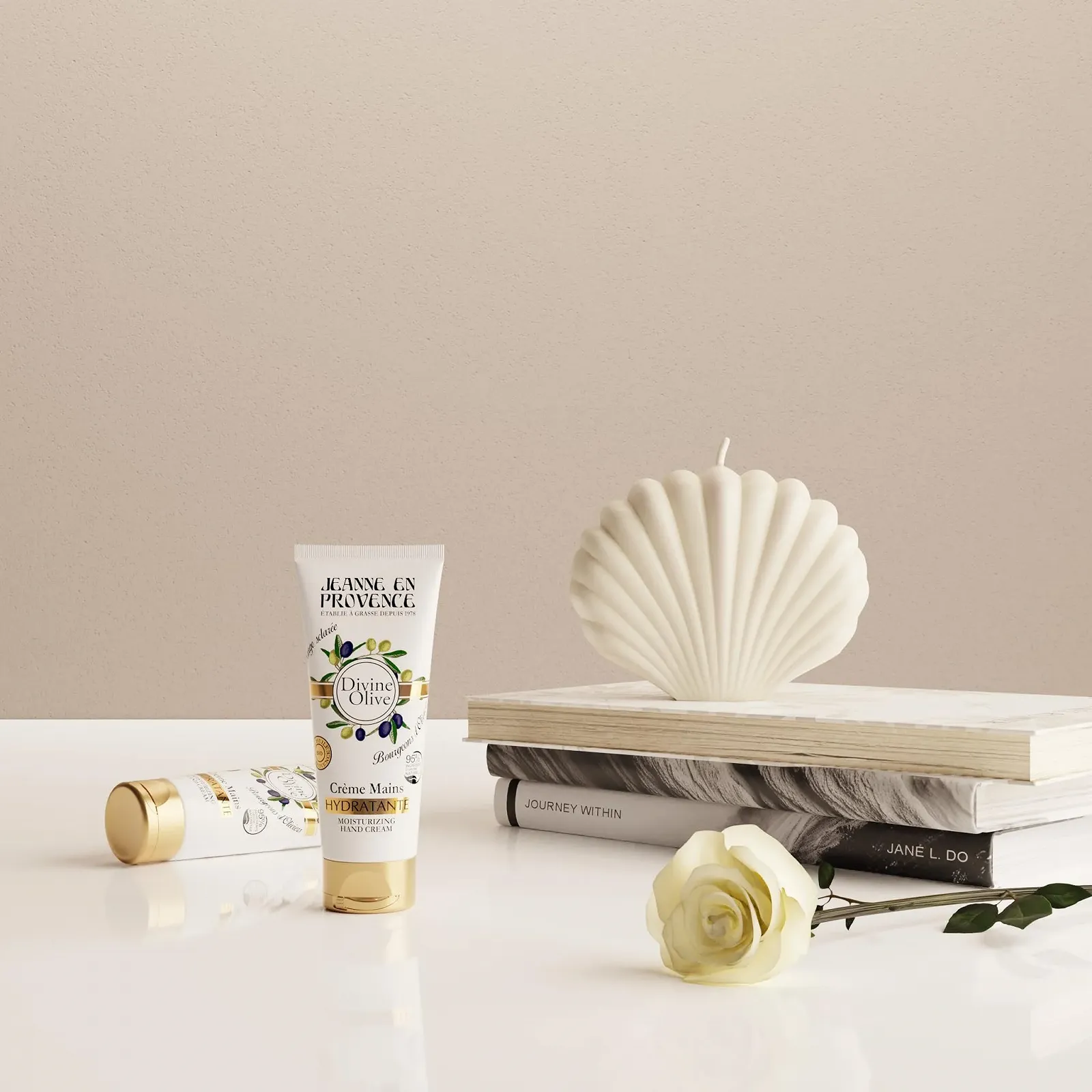 Набор Кремов для рук Jeanne en Provence Verbena Citrus - Jasmine Secret - Divine Olives, фото №6 Набор Кремов для рук Jeanne en Provence Verbena Citrus - Jasmine Secret - Divine Olives, фото №6