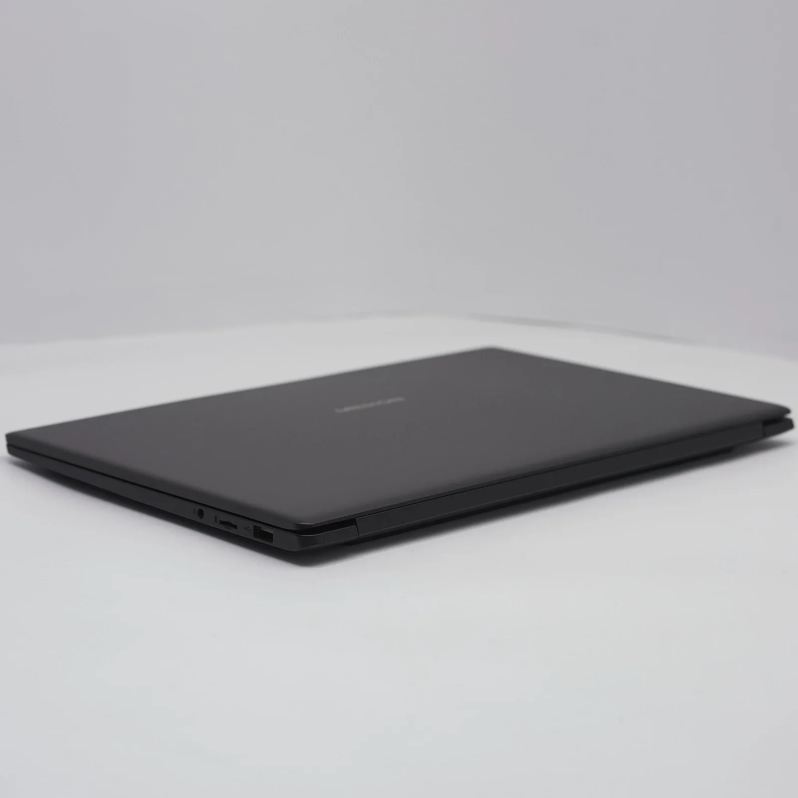 Ноутбук 14" Medion (Lenovo Group) Akoya E4251 | Чотириядерний Intel | RAM DDR4 4 ГБ | SSD 128 ГБ + eMMC 64 ГБ | Intel Graphics | Металевий корпус | Ультрабук | AKБ до 8 годин | Win10 б/в (5110), фото №8