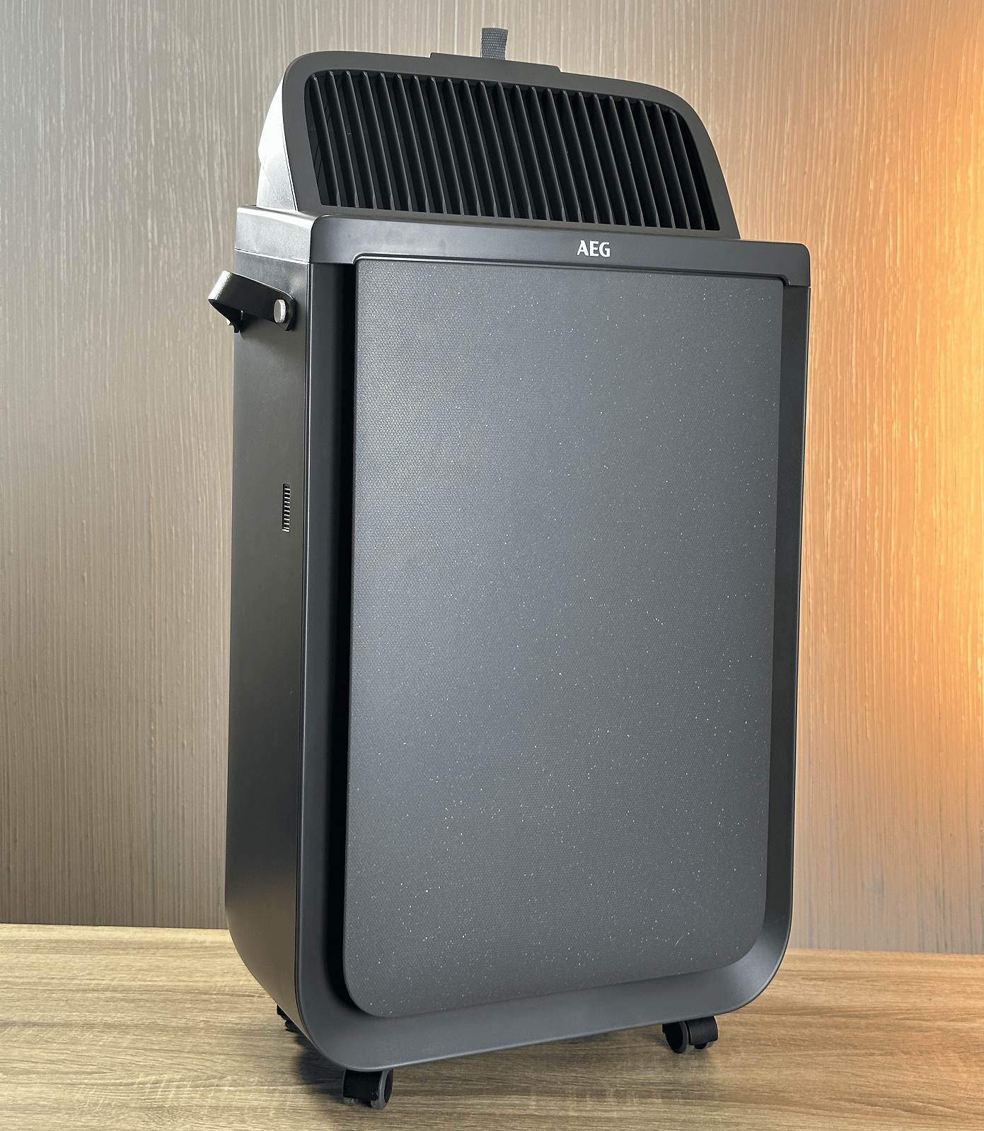 Очиститель воздуха AEG Pure Multi 7000 Dark Grey Іонізатор Wi-Fi Smart App (APU72571DG), фото №1