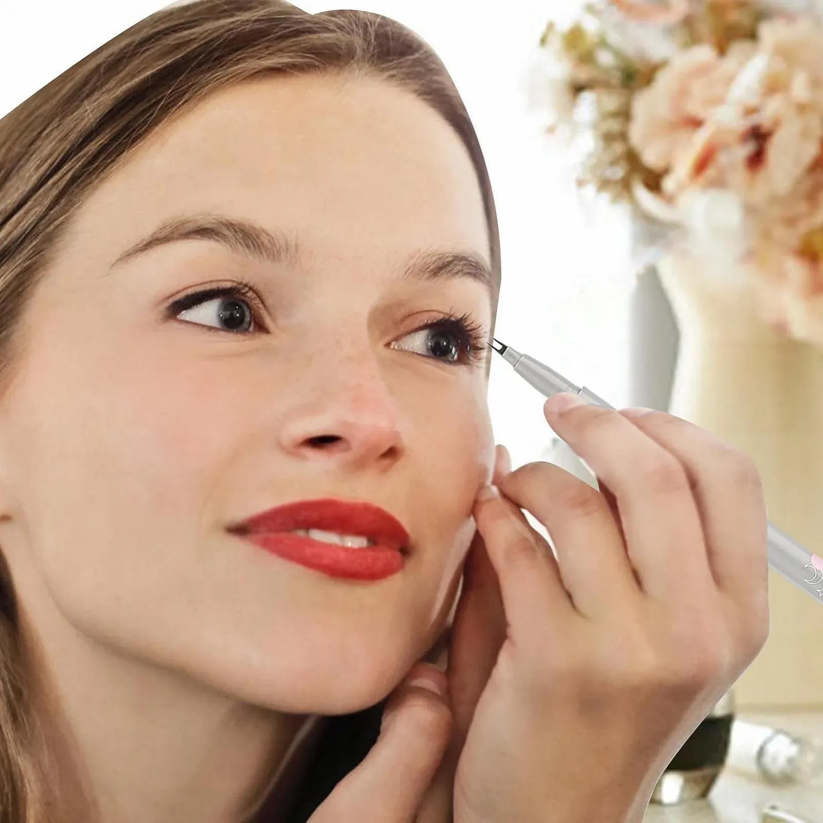 Рідка Підводка для очей з ультратонким кінчиком, фото №2 Рідка Підводка для очей з ультратонким кінчиком, фото №2