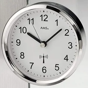 Радіокерований настільний годинник Сріблястий металевий корпус synthetic.ua - Фото 1