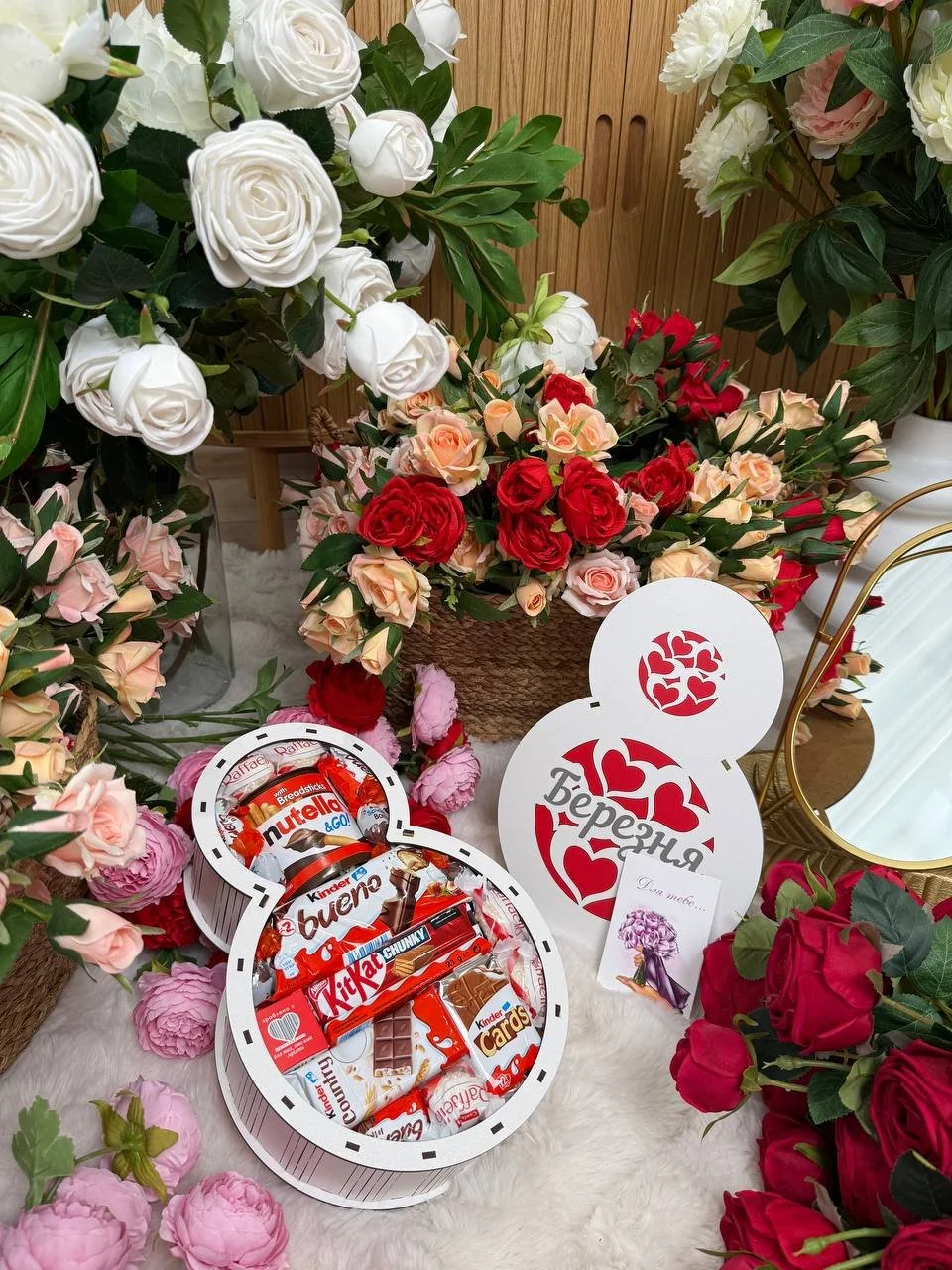 Подарочный набор сладостей на 8 марта для девушки, фото №2