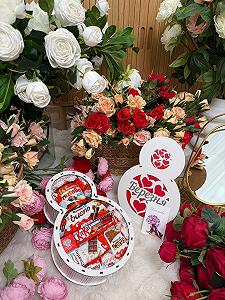 Подарочный набор сладостей на 8 марта для девушки synthetic.ua - Фото 1