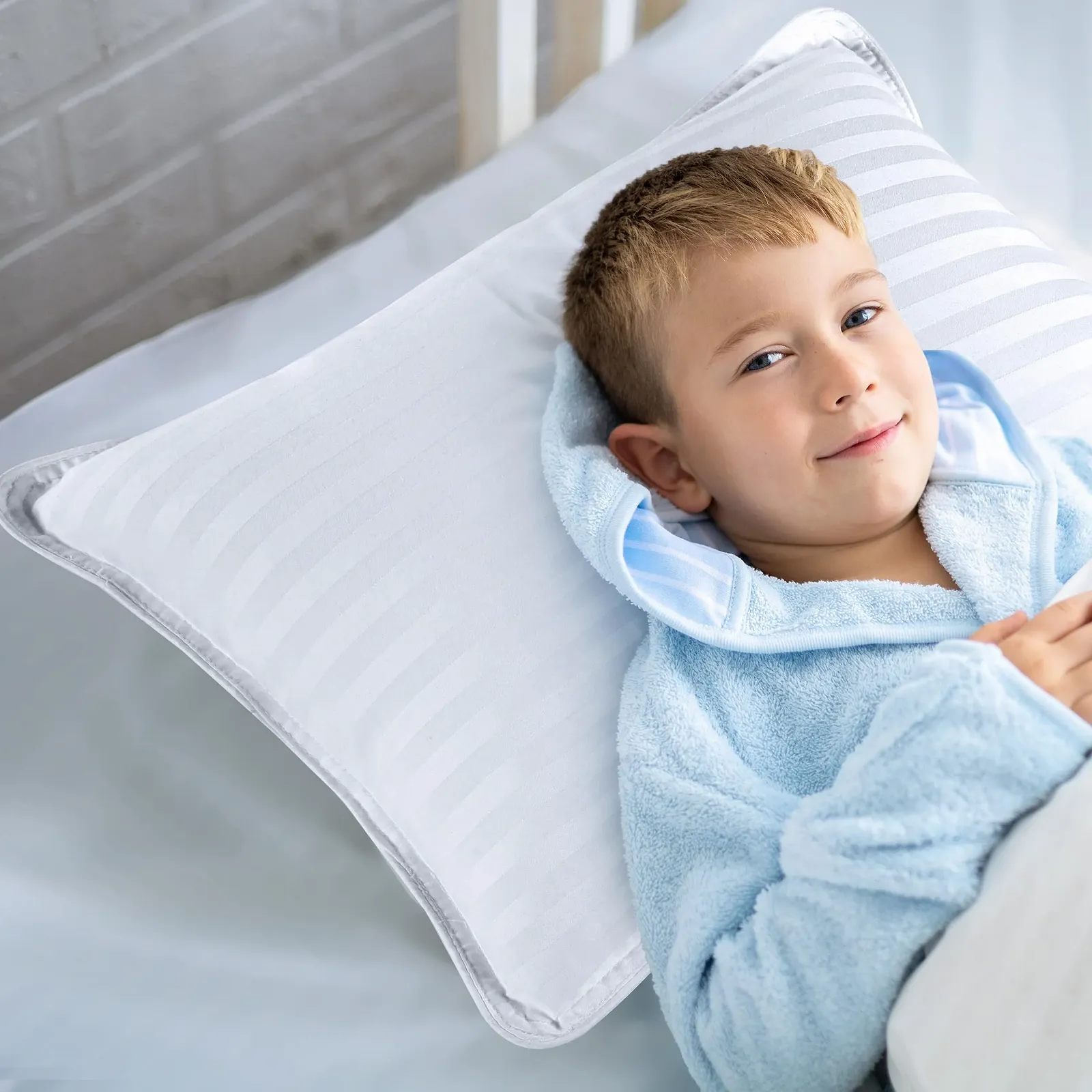 Подушка дитяча Utopia Bedding 40 x 60 см, набір з 2 дитячих подушок, дихаюча полікотонова тканина, для дітей від 2 років, фото №4 Подушка дитяча Utopia Bedding 40 x 60 см, набір з 2 дитячих подушок, дихаюча полікотонова тканина, для дітей від 2 років, фото №4