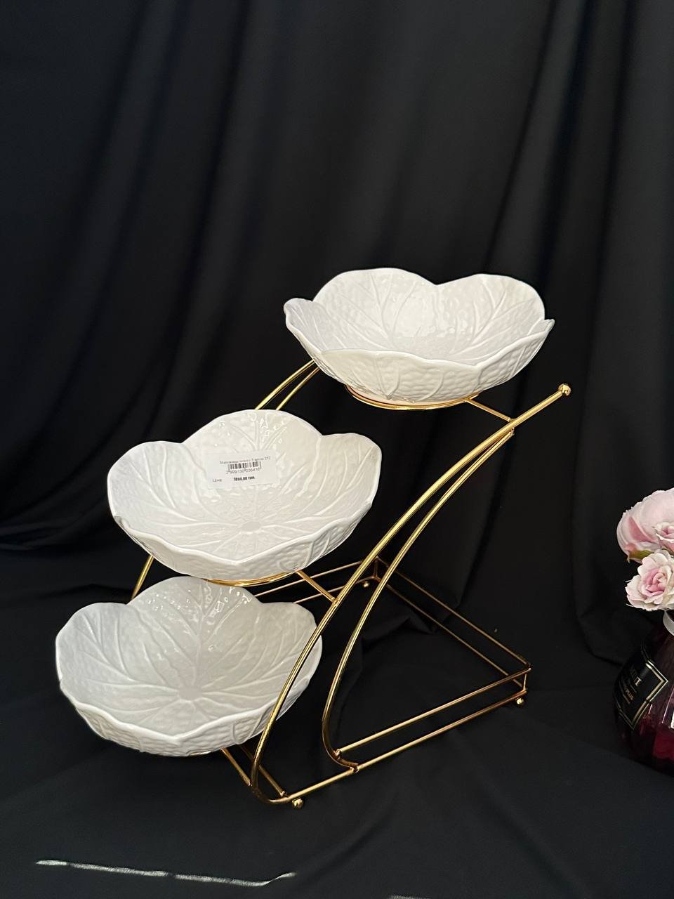 Триярусні блюдо з тарілочками у вигляді квітки., фото №1