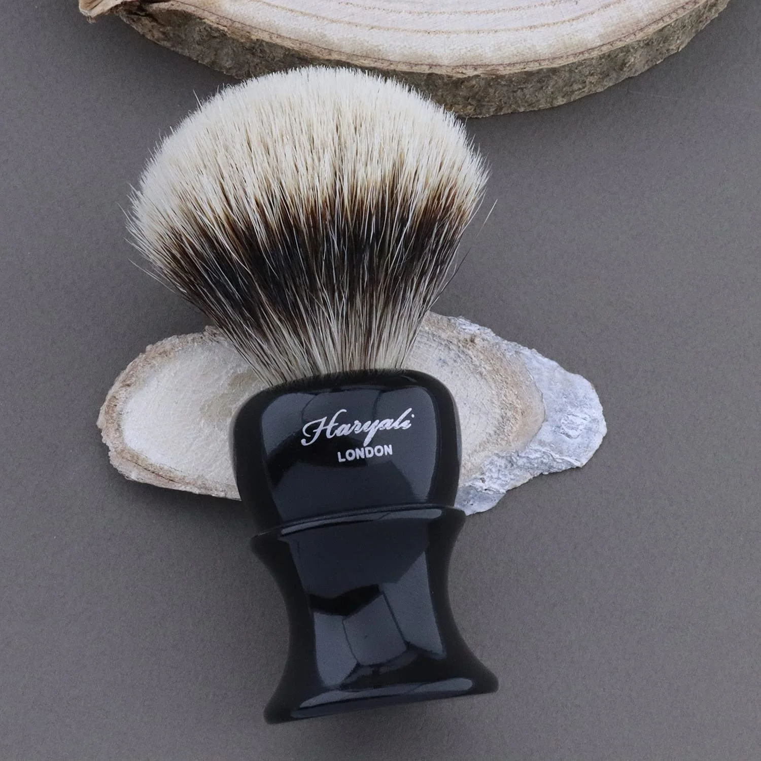 Набор для бритья Black Colour Silver Tip Badger с подставкой и Т-образной бритвой черный, фото №4 Набор для бритья Black Colour Silver Tip Badger с подставкой и Т-образной бритвой черный, фото №4